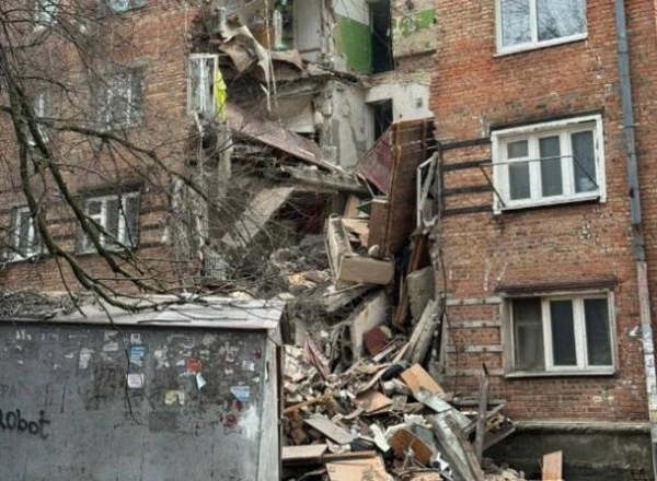 Глава администрации Ростова рекомендовал «вернуться в семью» мужчине, который потерял жилье из-за обрушения аварийного дома